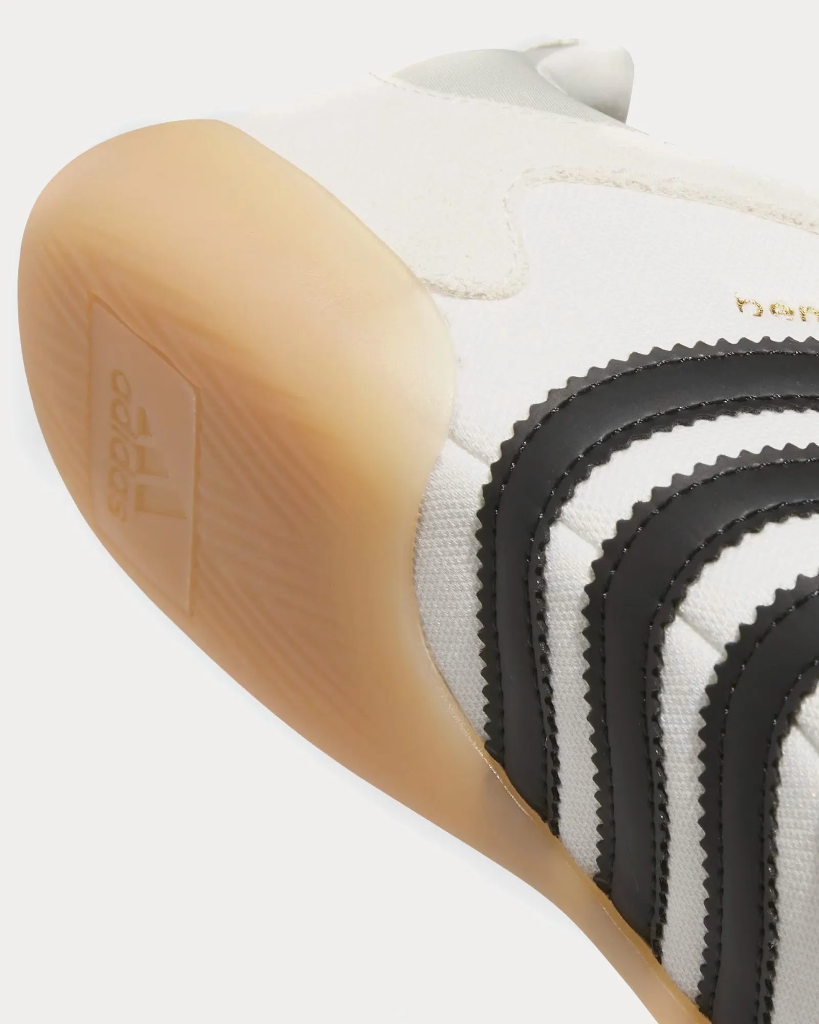 Ballerina Off White / Core Black / Gum Low Top Sneakers