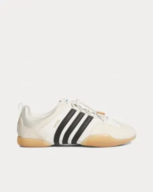 Ballerina Off White / Core Black / Gum Low Top Sneakers