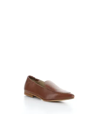 NIKKI TOBACCO Pointed Toe Shoes