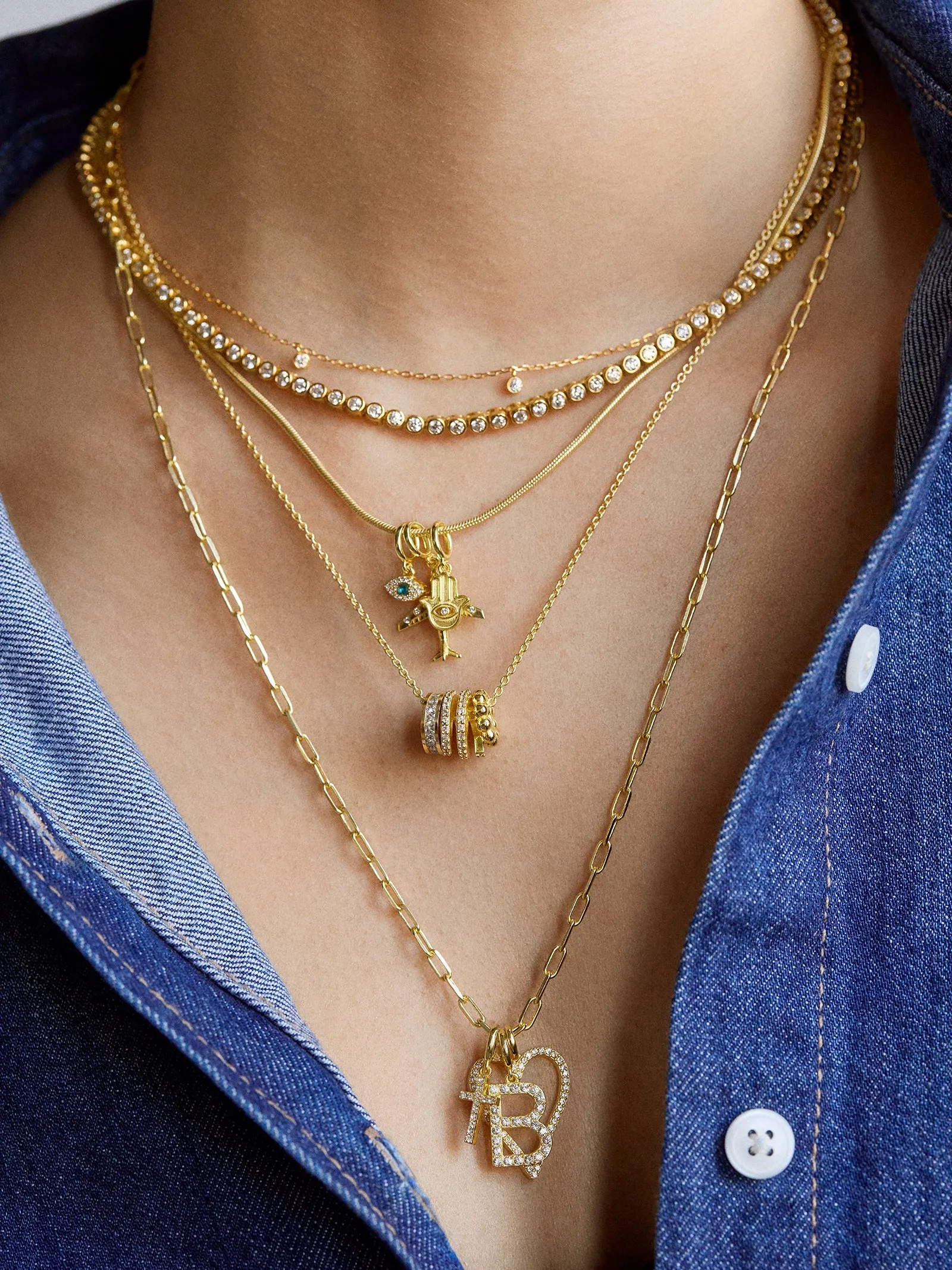 Pavé Initial Cluster Charm - W