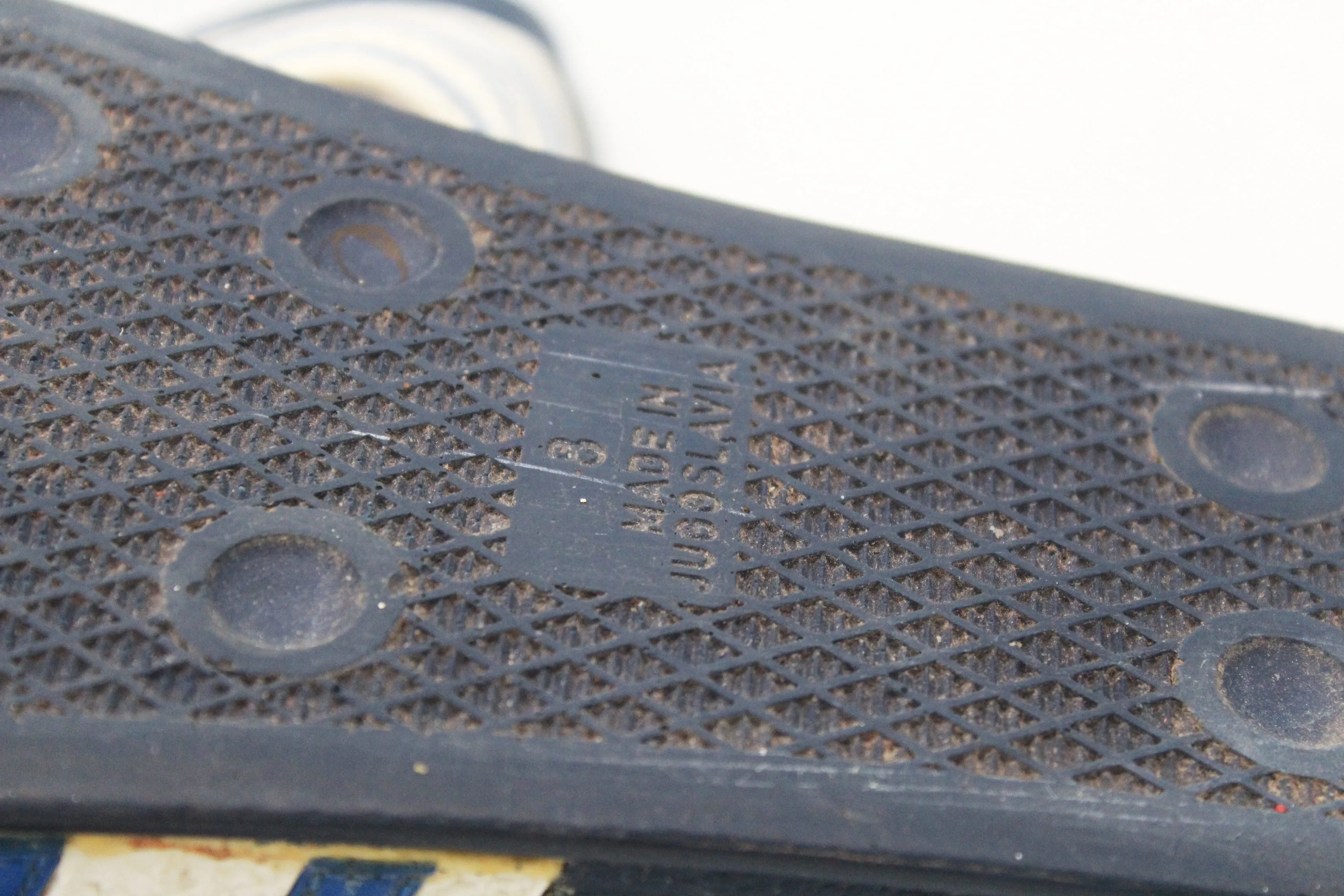 Vintage Adidas Flip Flops US 7